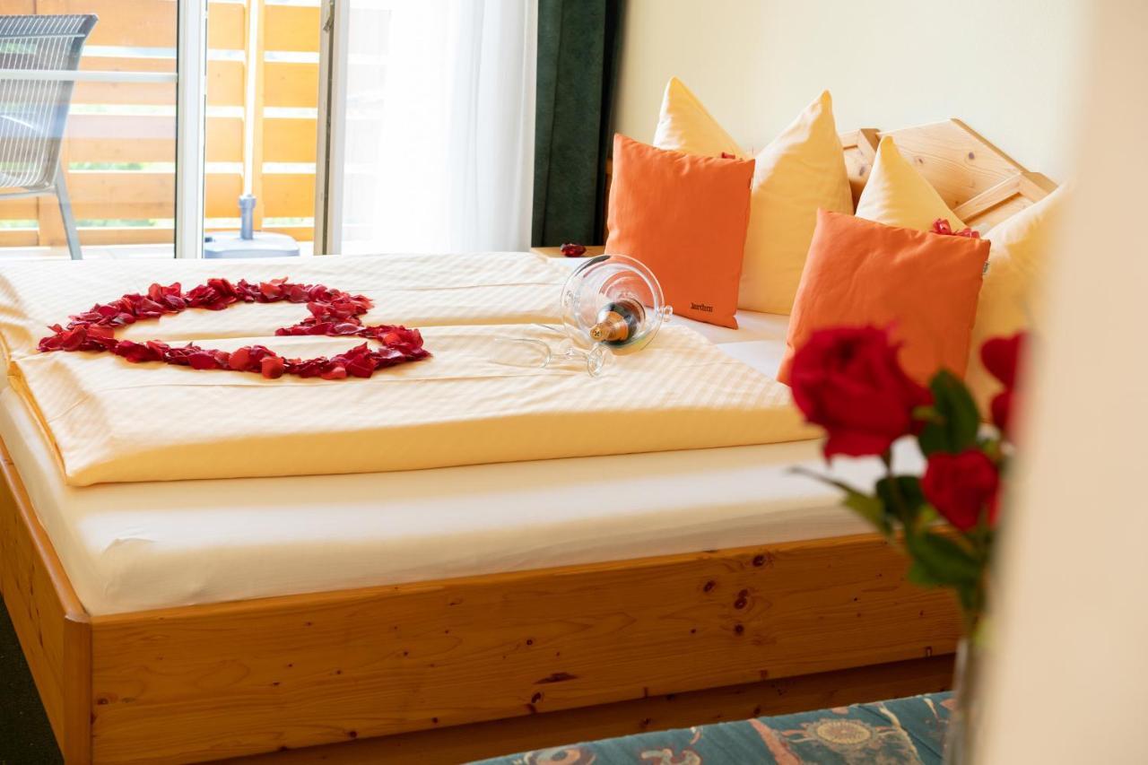 Hotel Garni Oasis Loipersdorf ينرسدورف المظهر الخارجي الصورة