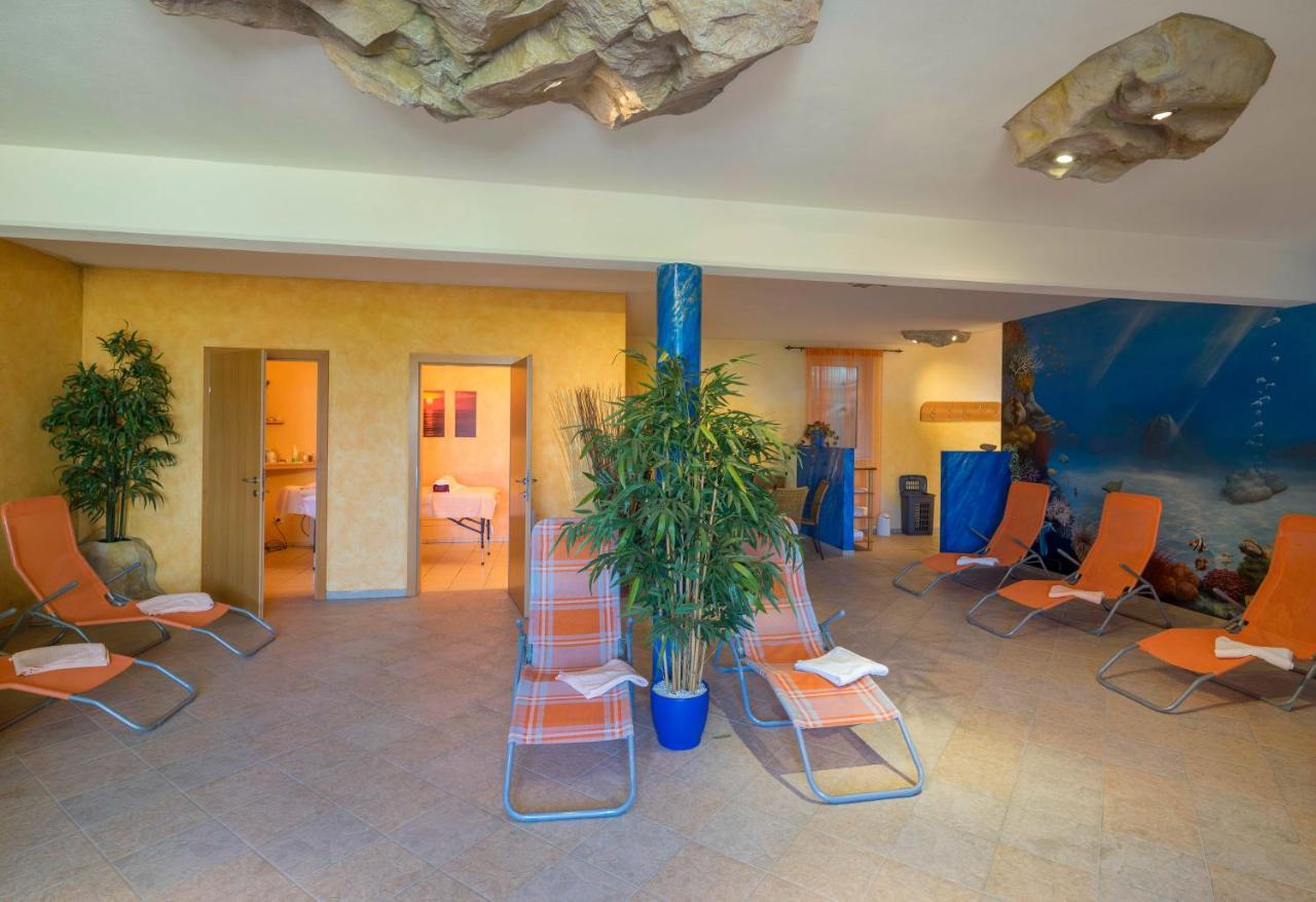 Hotel Garni Oasis Loipersdorf ينرسدورف المظهر الخارجي الصورة