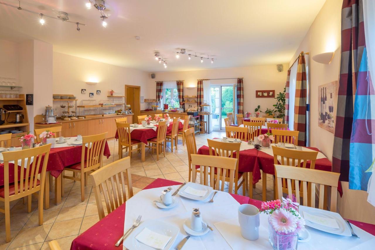 Hotel Garni Oasis Loipersdorf ينرسدورف المظهر الخارجي الصورة