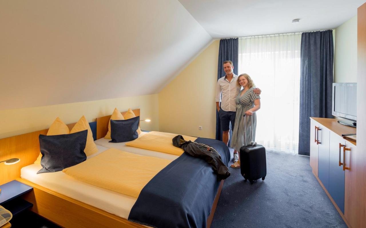 Hotel Garni Oasis Loipersdorf ينرسدورف المظهر الخارجي الصورة