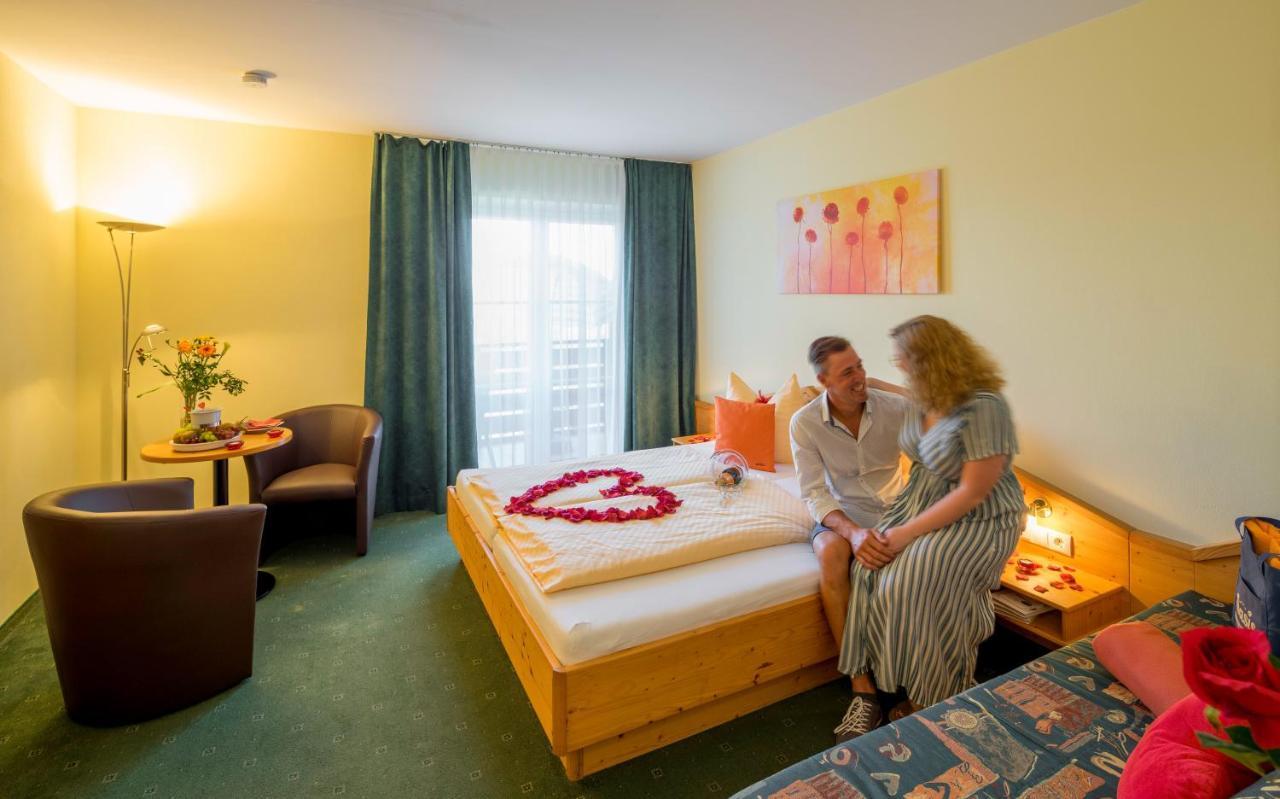 Hotel Garni Oasis Loipersdorf ينرسدورف المظهر الخارجي الصورة